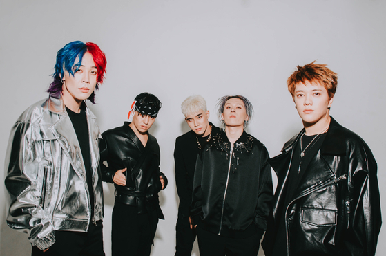 K-POP・アジア kaz The K-pop inspired band that challenged gender norms in