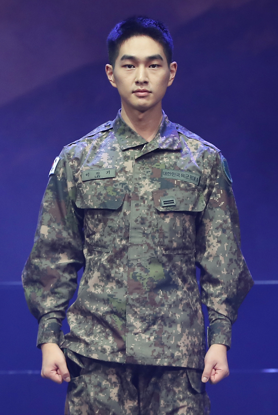 SHINee's Onew completes military service | Celeb Confirmed