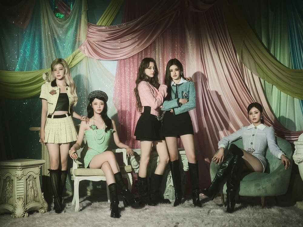 Porno videolar onamning dostlari Porno juda oriq qora ayollar