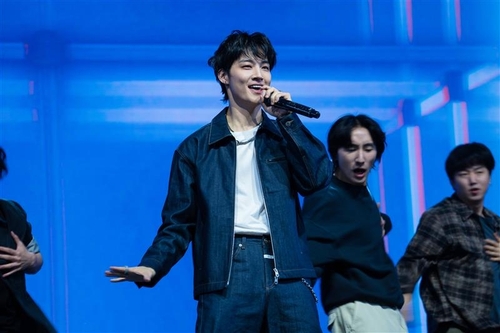 GOT7's Jay B opens his 'archive' with first full solo album